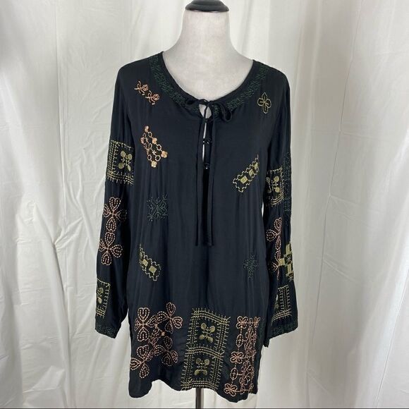 Como No? By Biz Black Embroidered Tunic Top - Picture 1 of 6